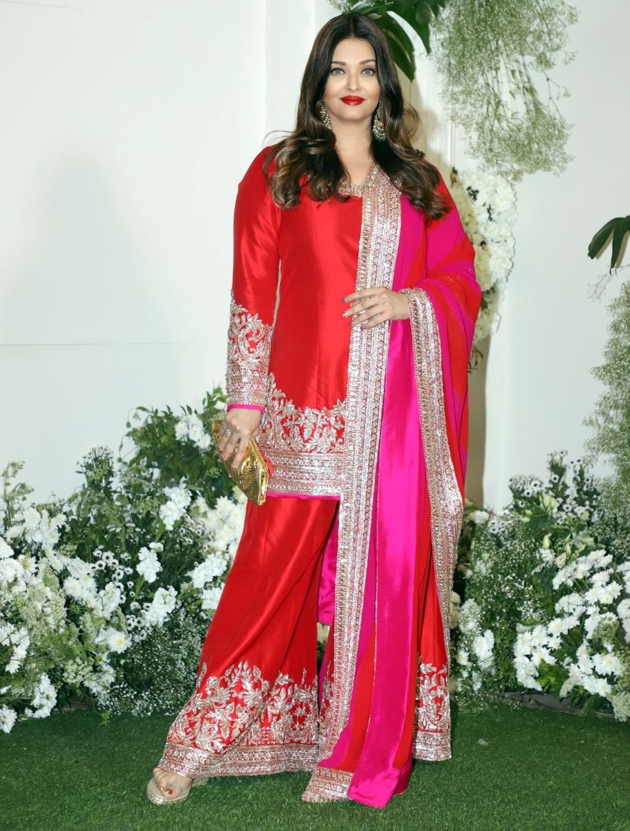 Mumbai : Actress Aishwarya Rai Bachchan attends the Manish Malhotra's Diwali celebrations in Mumbai on Sunday, November 05, 2023. (Photo: IANS)